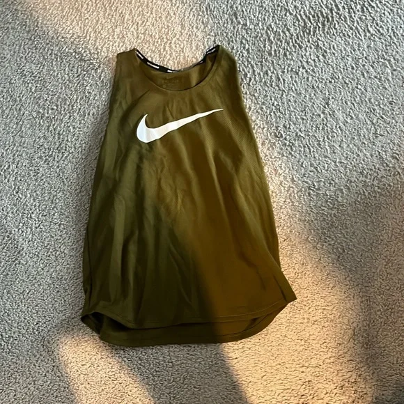 Nike tank top - Picture 1 of 6